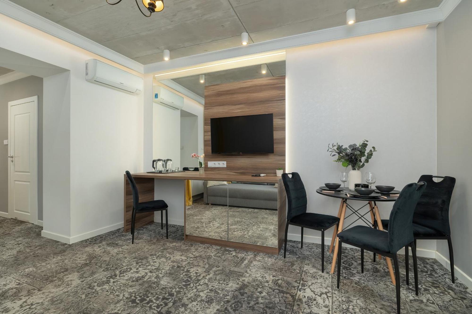 Modern & Comfy Apartment Rakowicka 6 Cracow By Renters Krakow Dış mekan fotoğraf