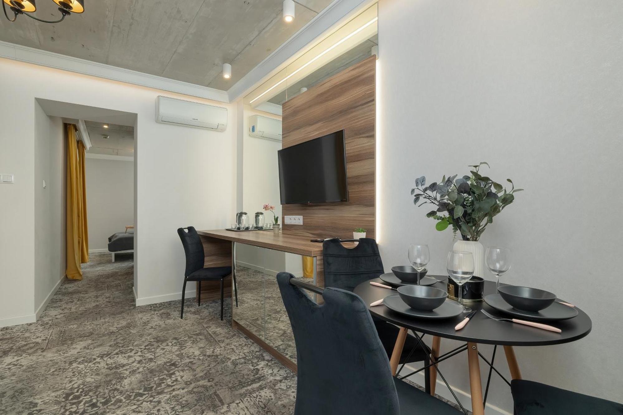 Modern & Comfy Apartment Rakowicka 6 Cracow By Renters Krakow Dış mekan fotoğraf